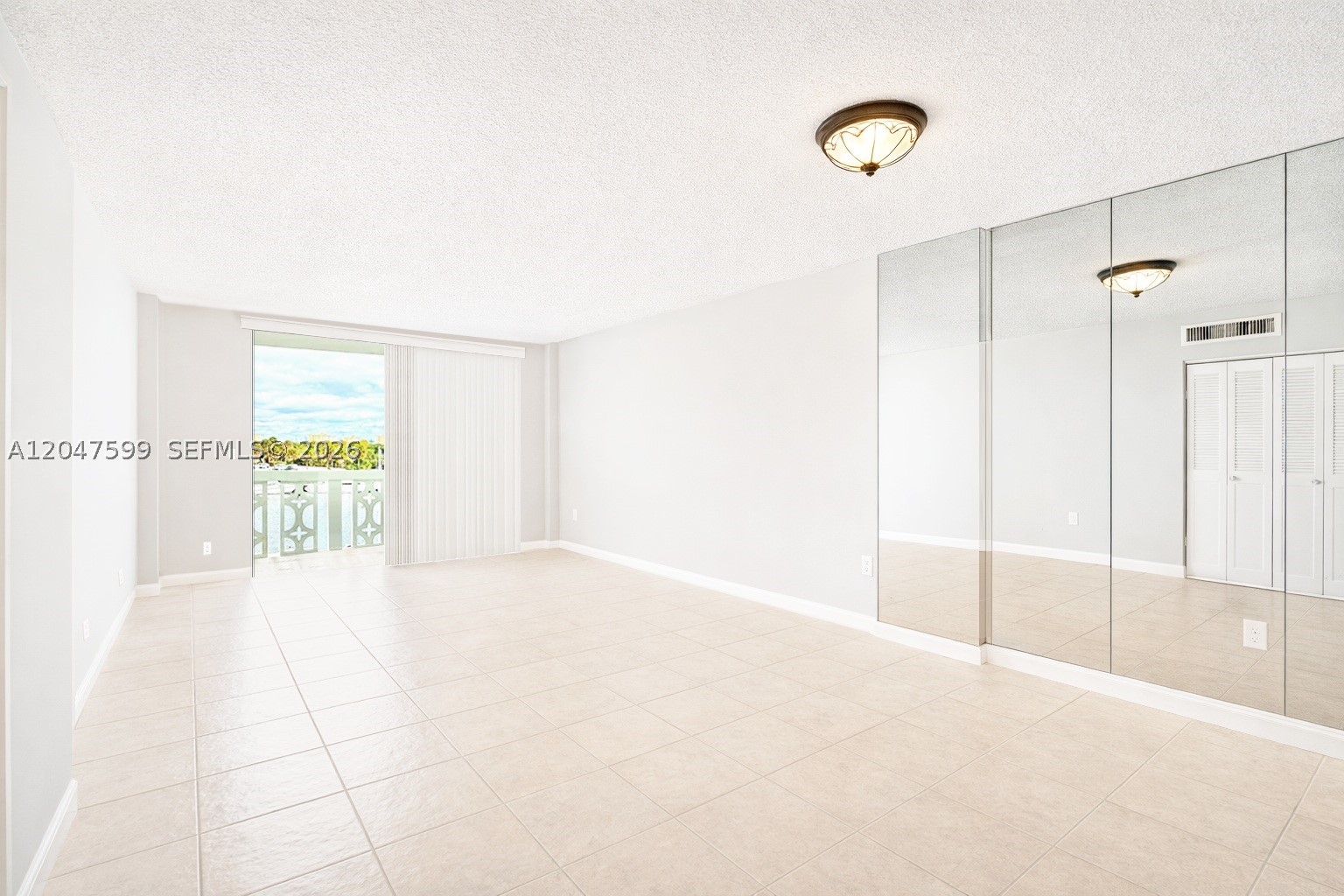 KEYSTONE HARBOR CLUB COND - Residential