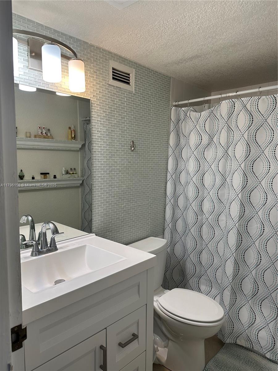 WAVE CONDO - Residential