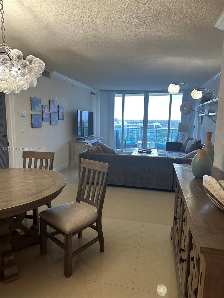 WAVE CONDO - Residential