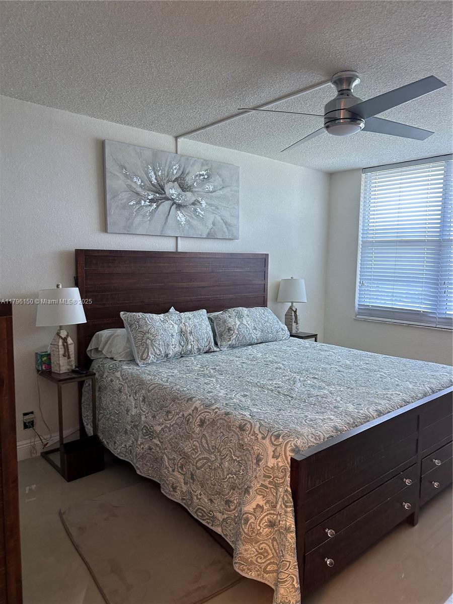 WAVE CONDO - Residential
