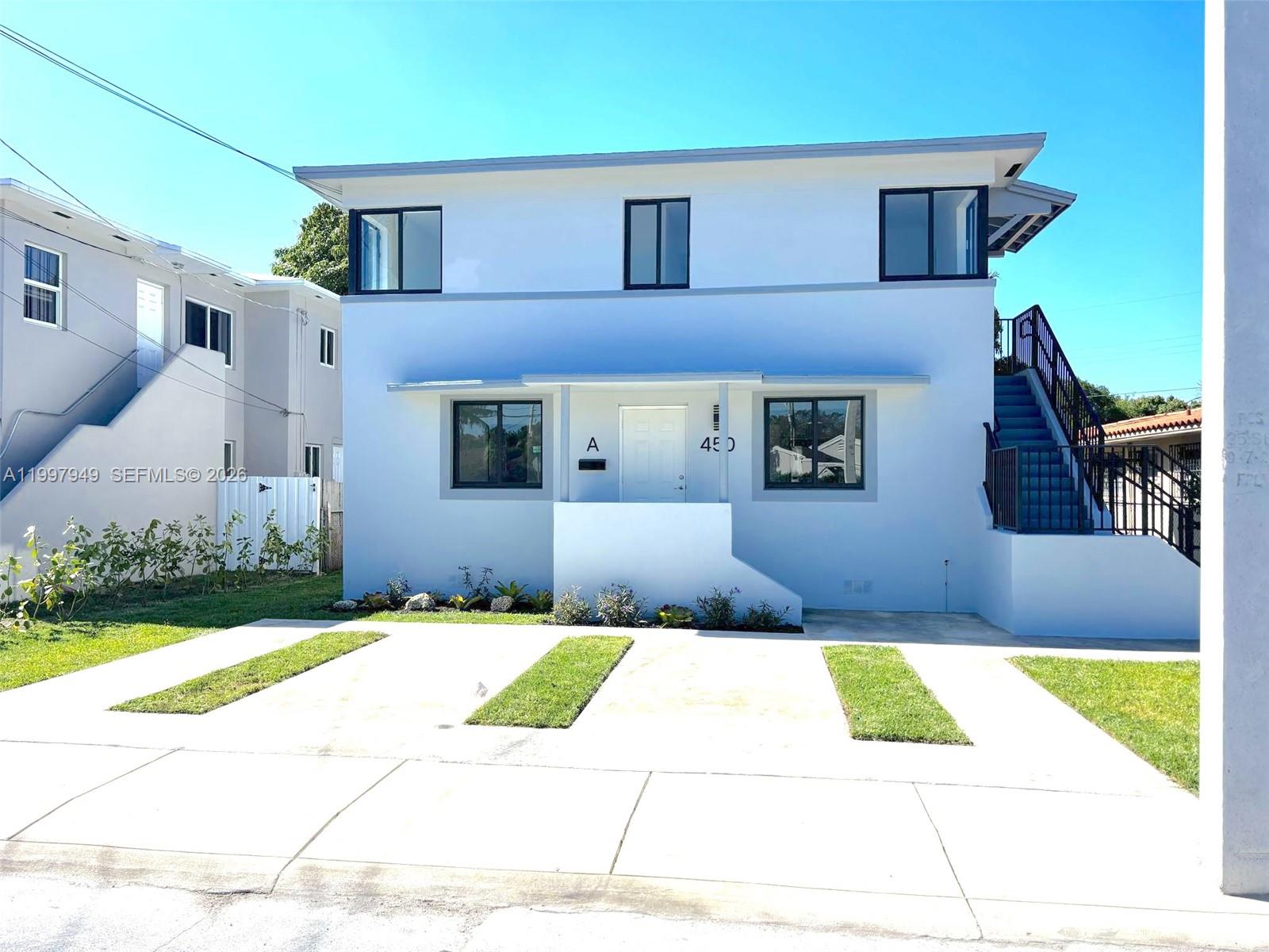 Perfect for investors! Good triplex very close to Miracle Mile, Downtown and Coral Gables. Easy Downtown and Brickell commute! Incredible opportunity to own an income producing property in prime area!