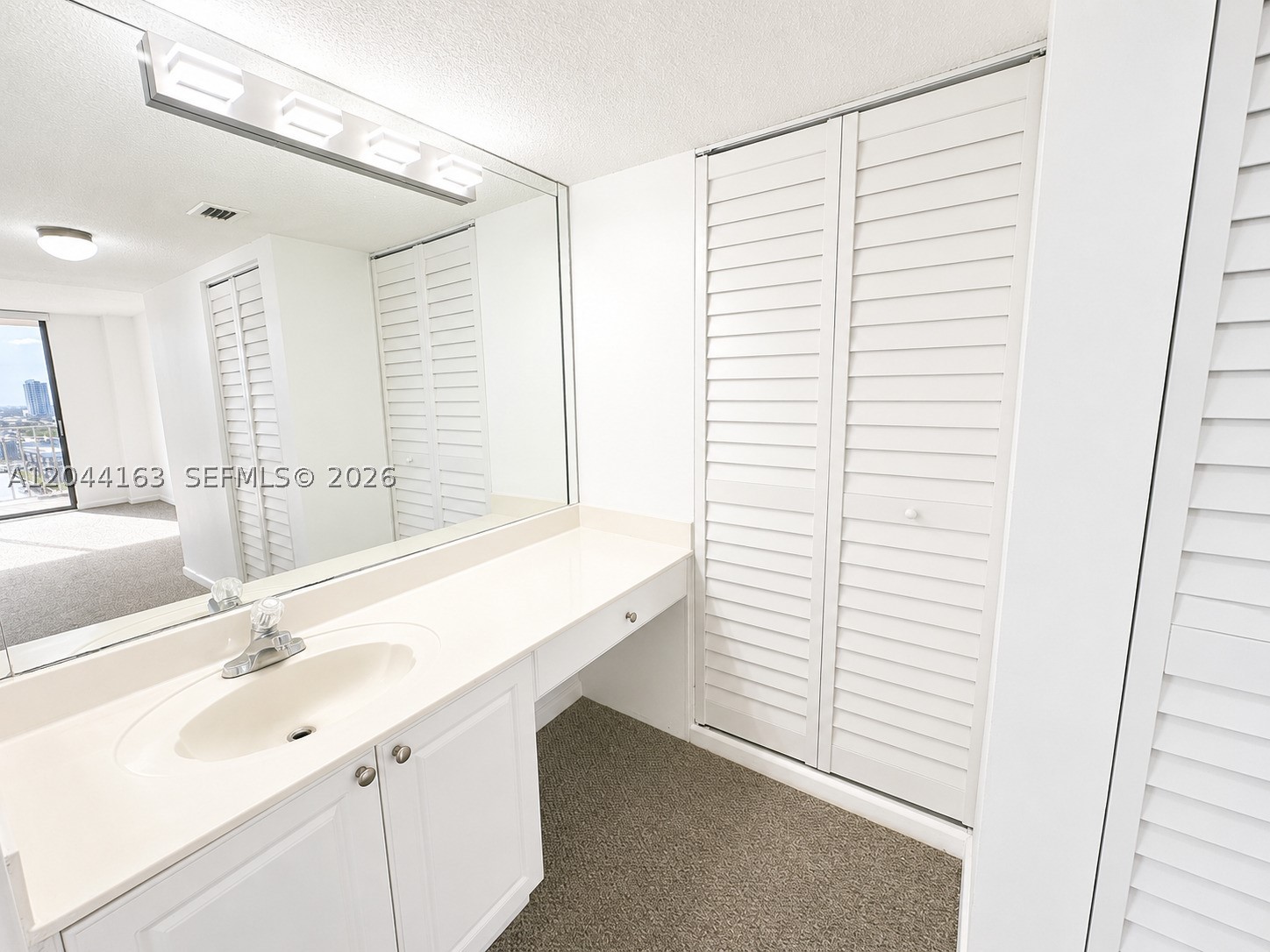 WINSTON TOWERS 700 CONDO - Residential Lease