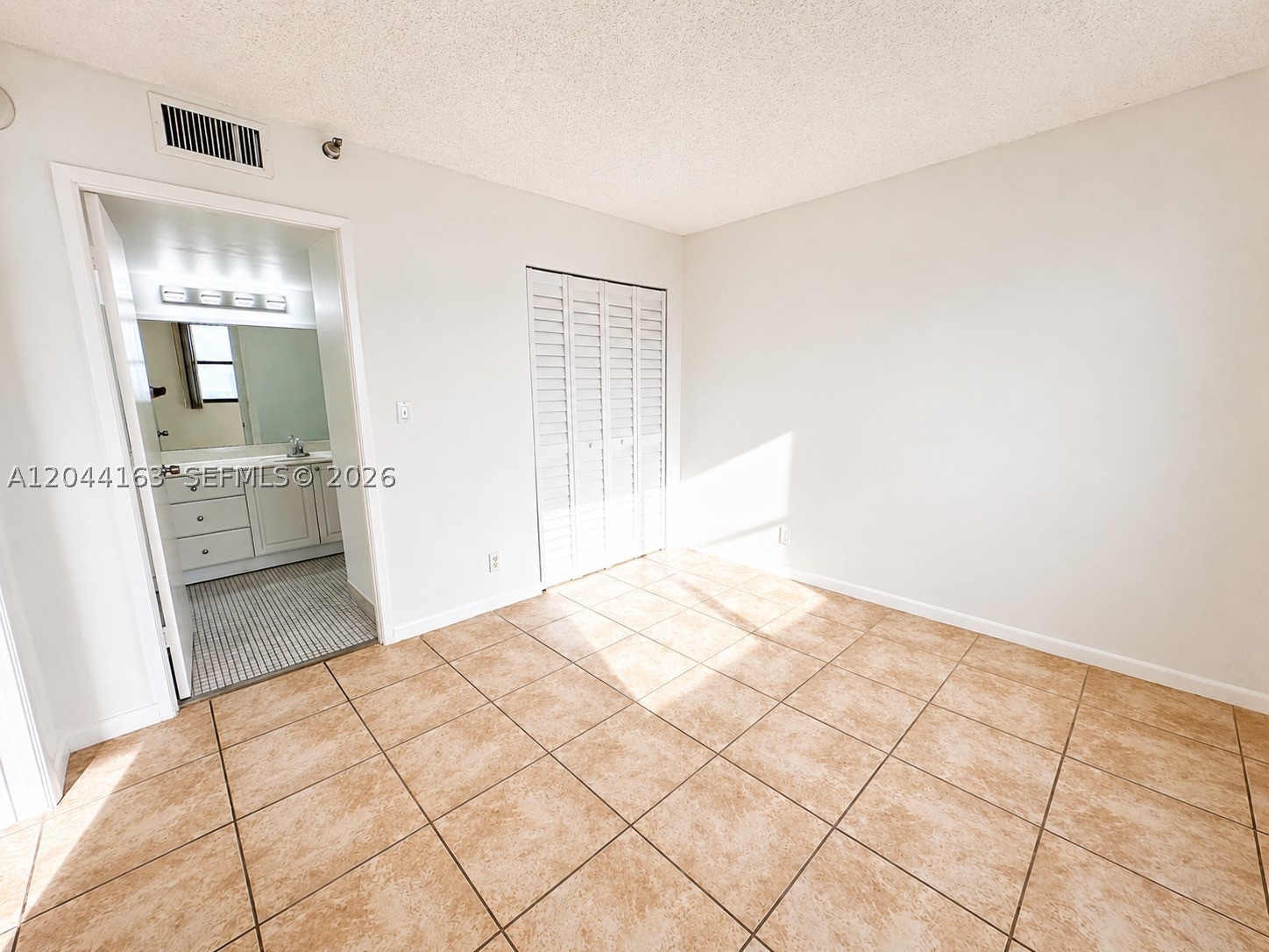 WINSTON TOWERS 700 CONDO - Residential Lease