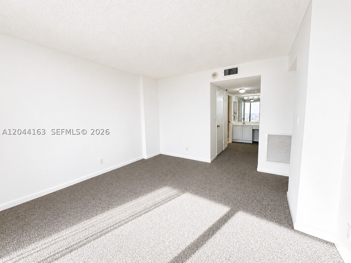 WINSTON TOWERS 700 CONDO - Residential Lease