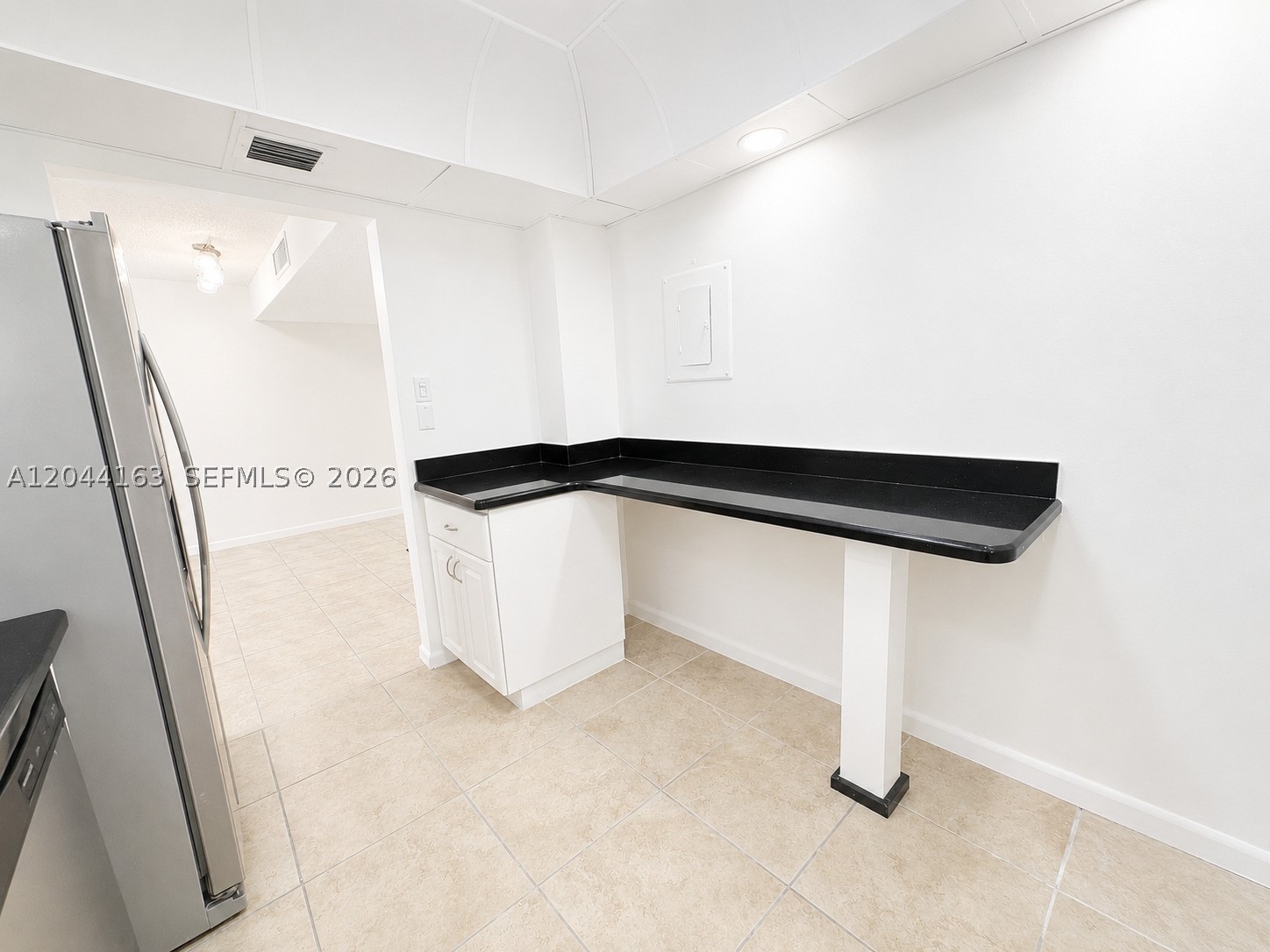 WINSTON TOWERS 700 CONDO - Residential Lease
