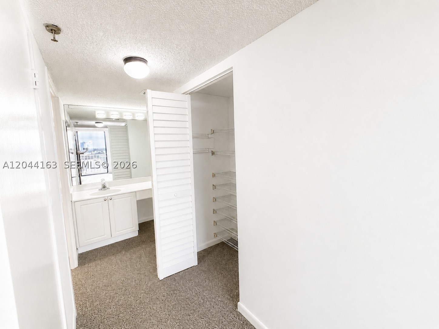 WINSTON TOWERS 700 CONDO - Residential Lease