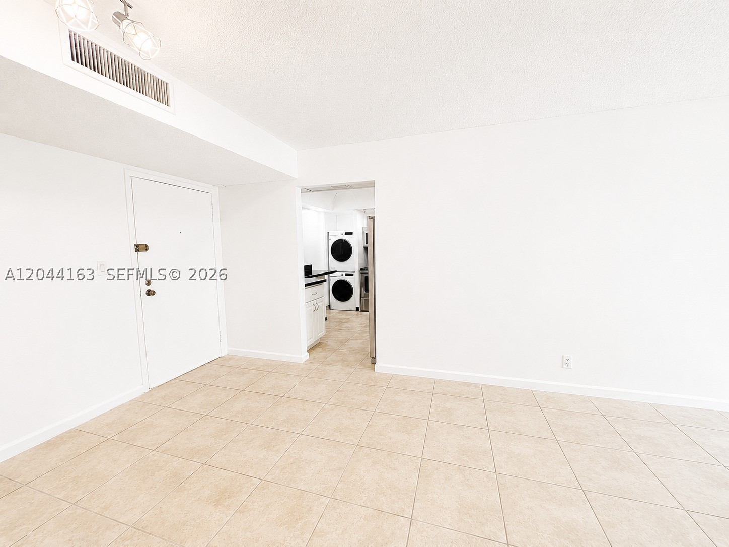 WINSTON TOWERS 700 CONDO - Residential Lease