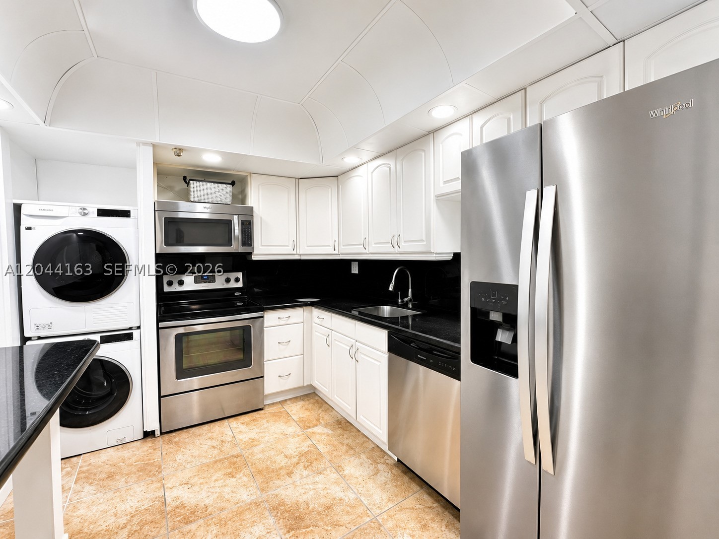 WINSTON TOWERS 700 CONDO - Residential Lease