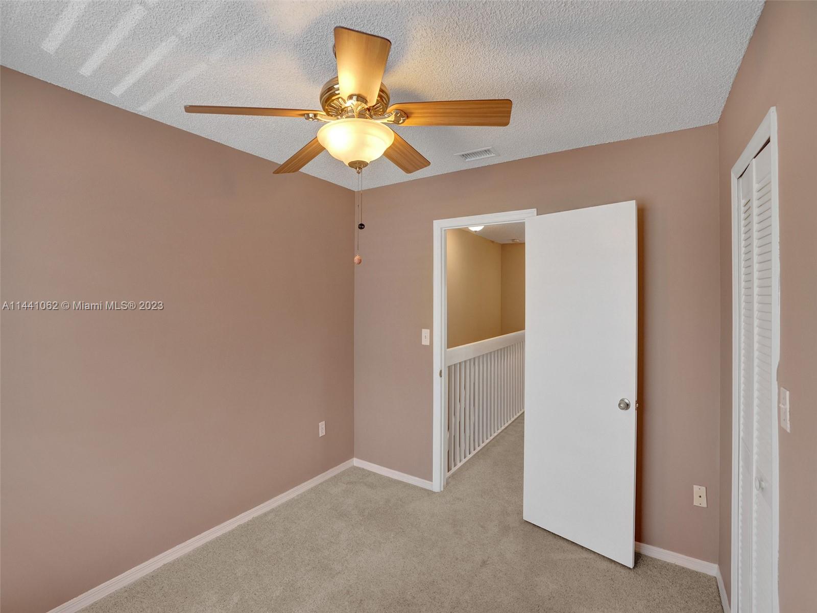 KENDALE LAKES NORTH SEC 9 - Residential