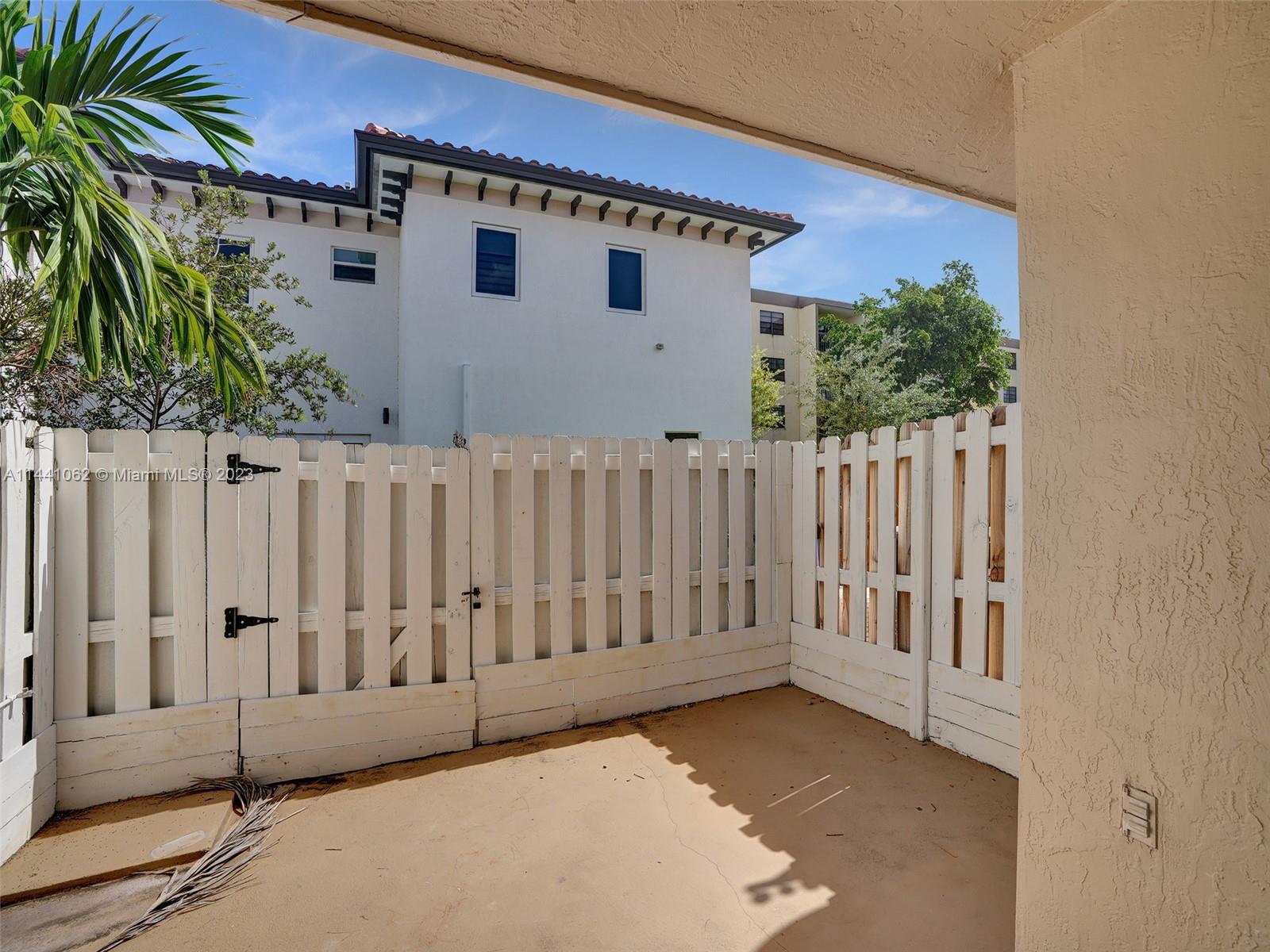 KENDALE LAKES NORTH SEC 9 - Residential