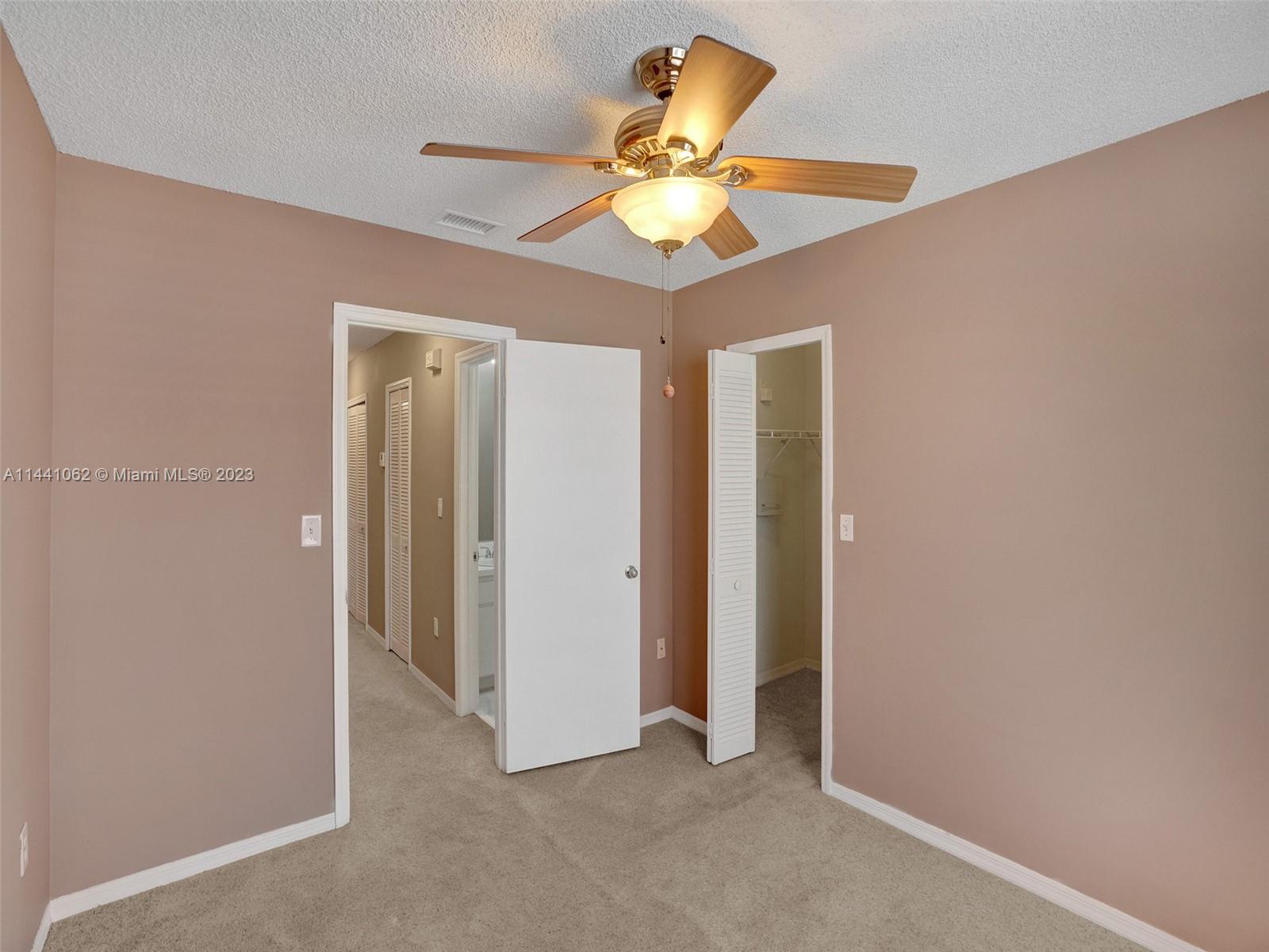 KENDALE LAKES NORTH SEC 9 - Residential