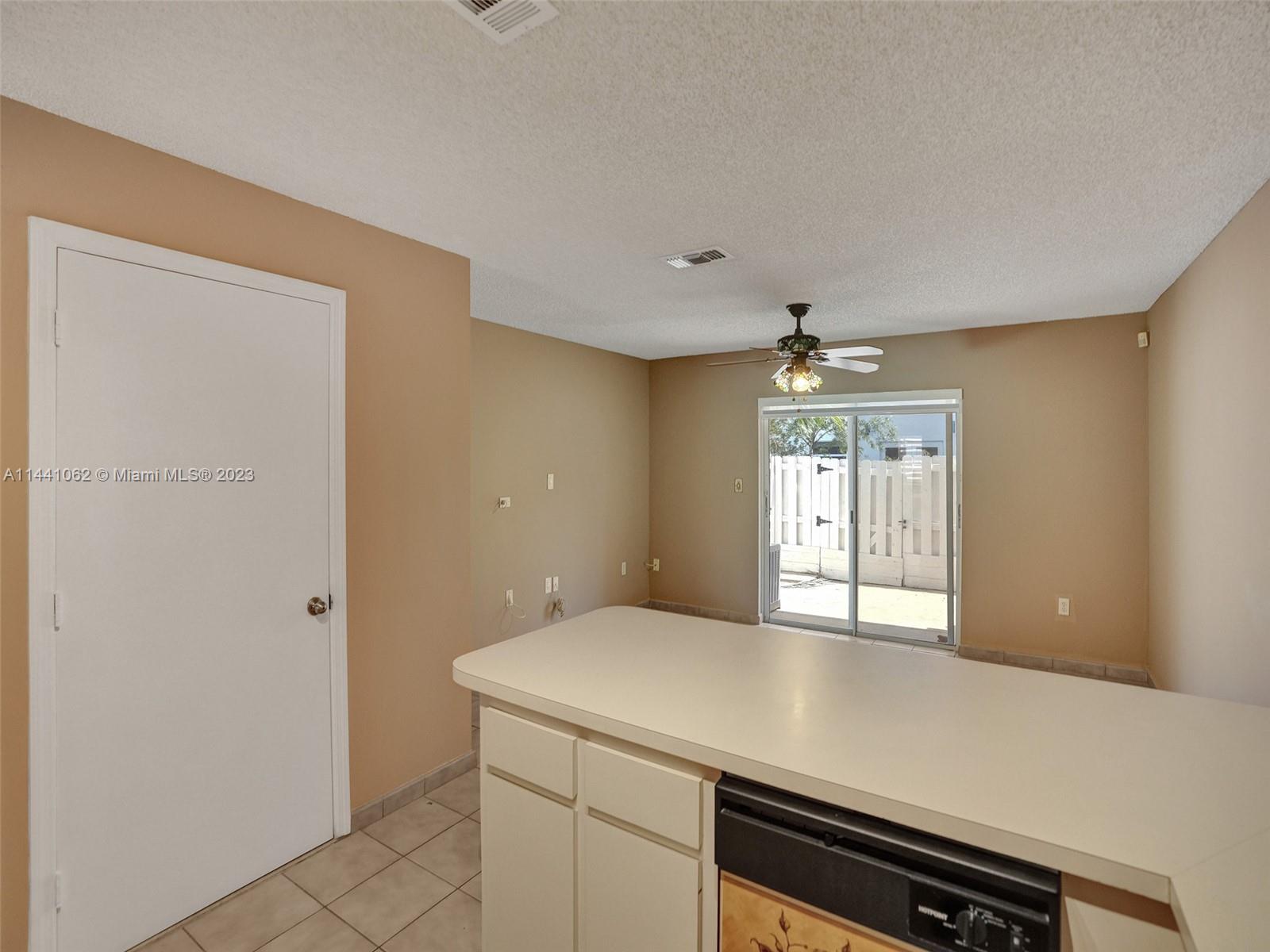 KENDALE LAKES NORTH SEC 9 - Residential