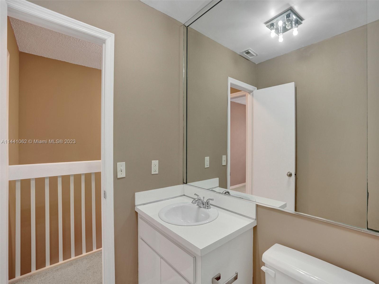 KENDALE LAKES NORTH SEC 9 - Residential