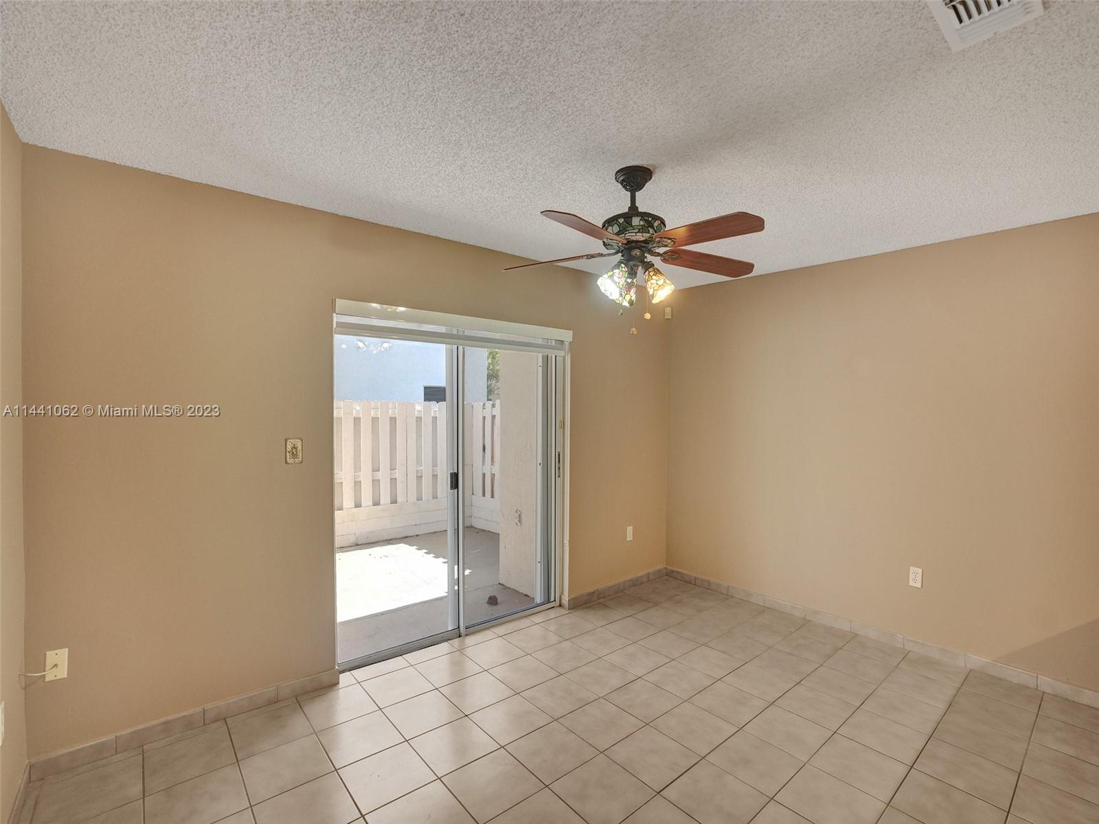KENDALE LAKES NORTH SEC 9 - Residential