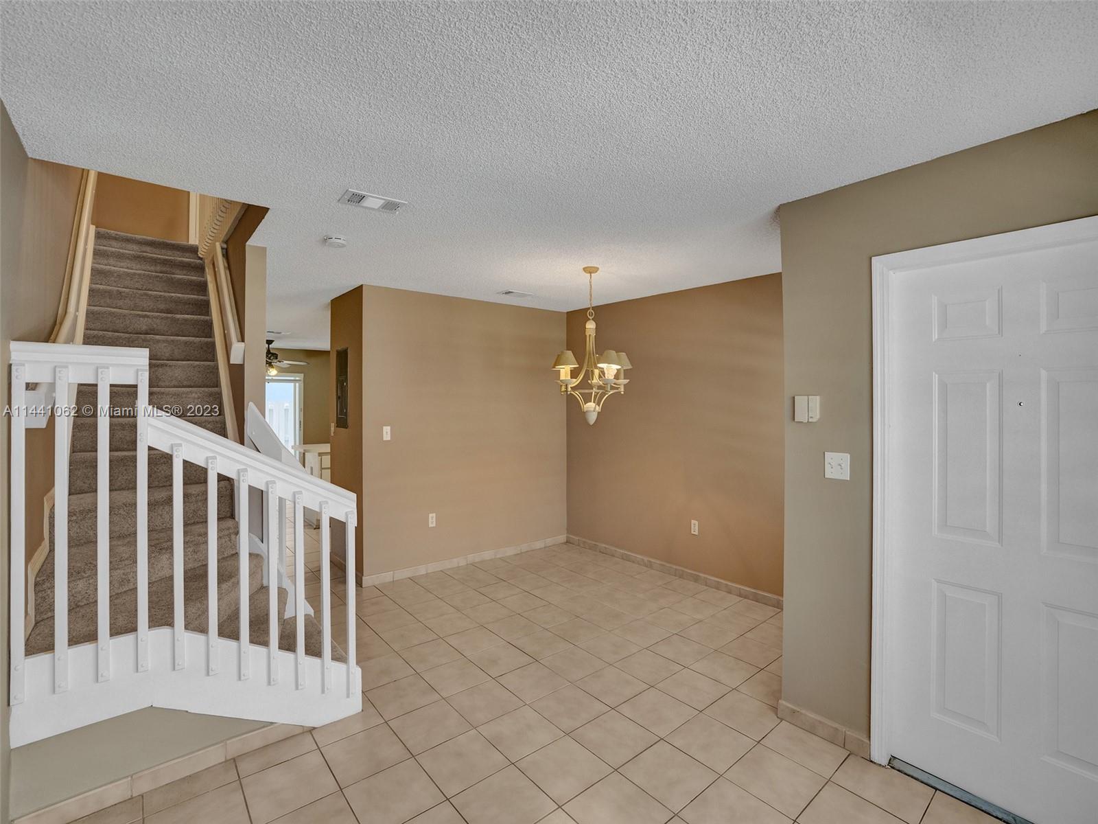 KENDALE LAKES NORTH SEC 9 - Residential