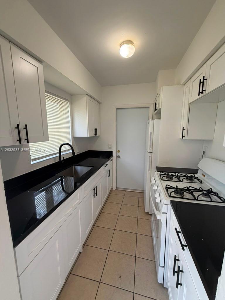 ISLE OF NORMANDY MIAMI VI - Residential Lease