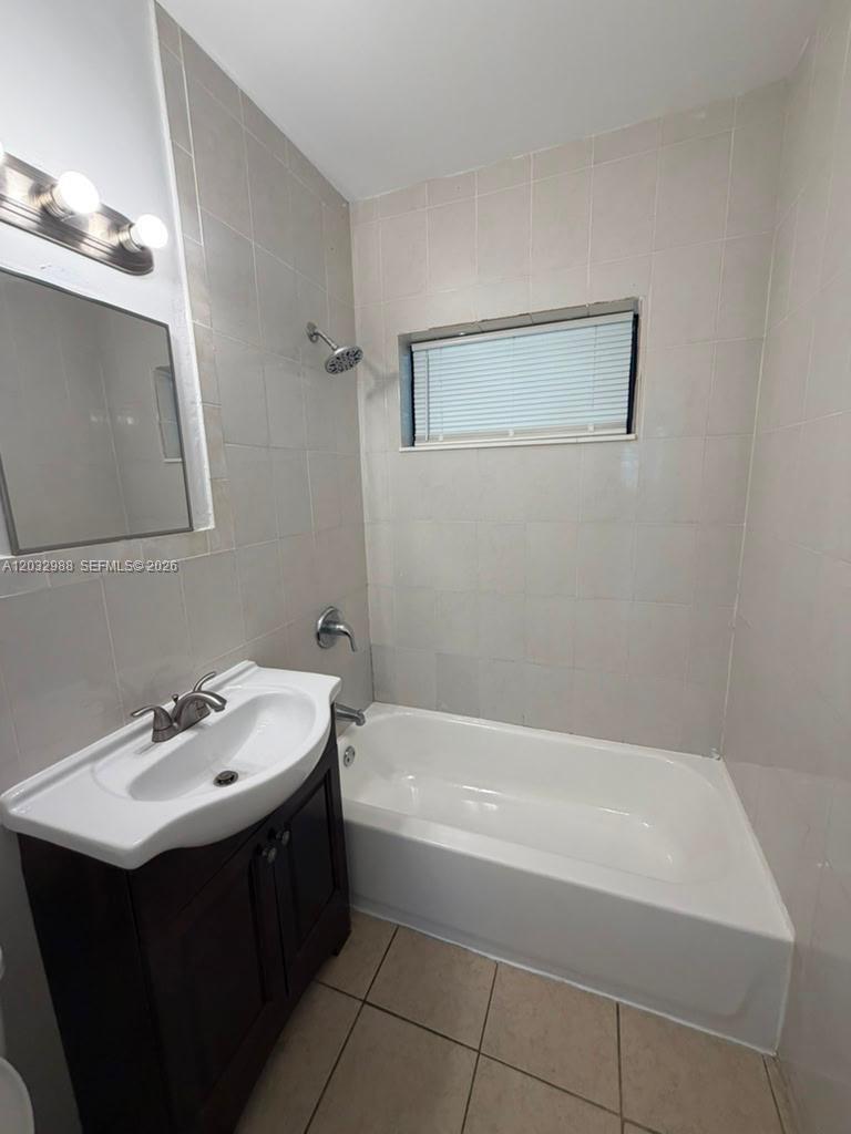 ISLE OF NORMANDY MIAMI VI - Residential Lease