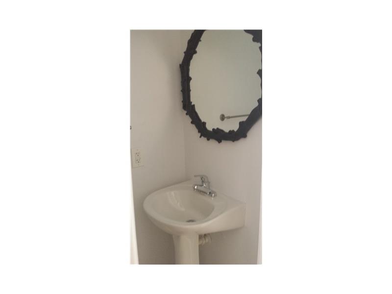 THE OAKS CONDO - Residential Lease