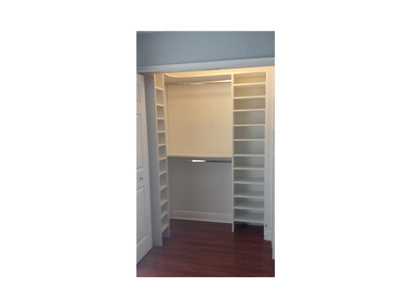 THE OAKS CONDO - Residential Lease