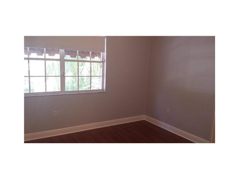 THE OAKS CONDO - Residential Lease