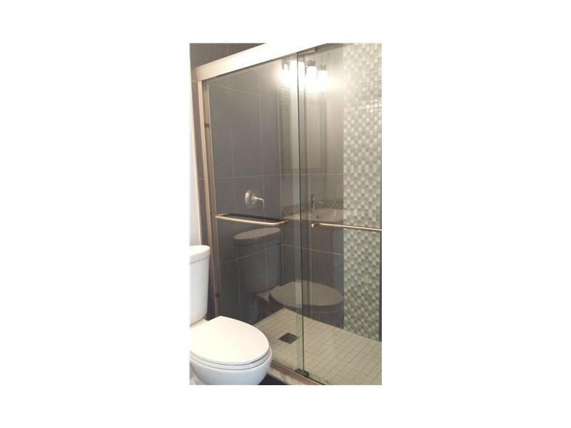 THE OAKS CONDO - Residential Lease