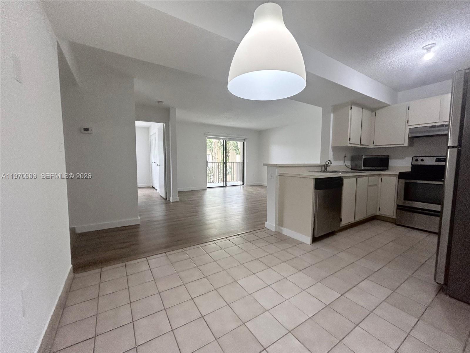 PALMS OF PEMBROKE CONDO - Residential Lease