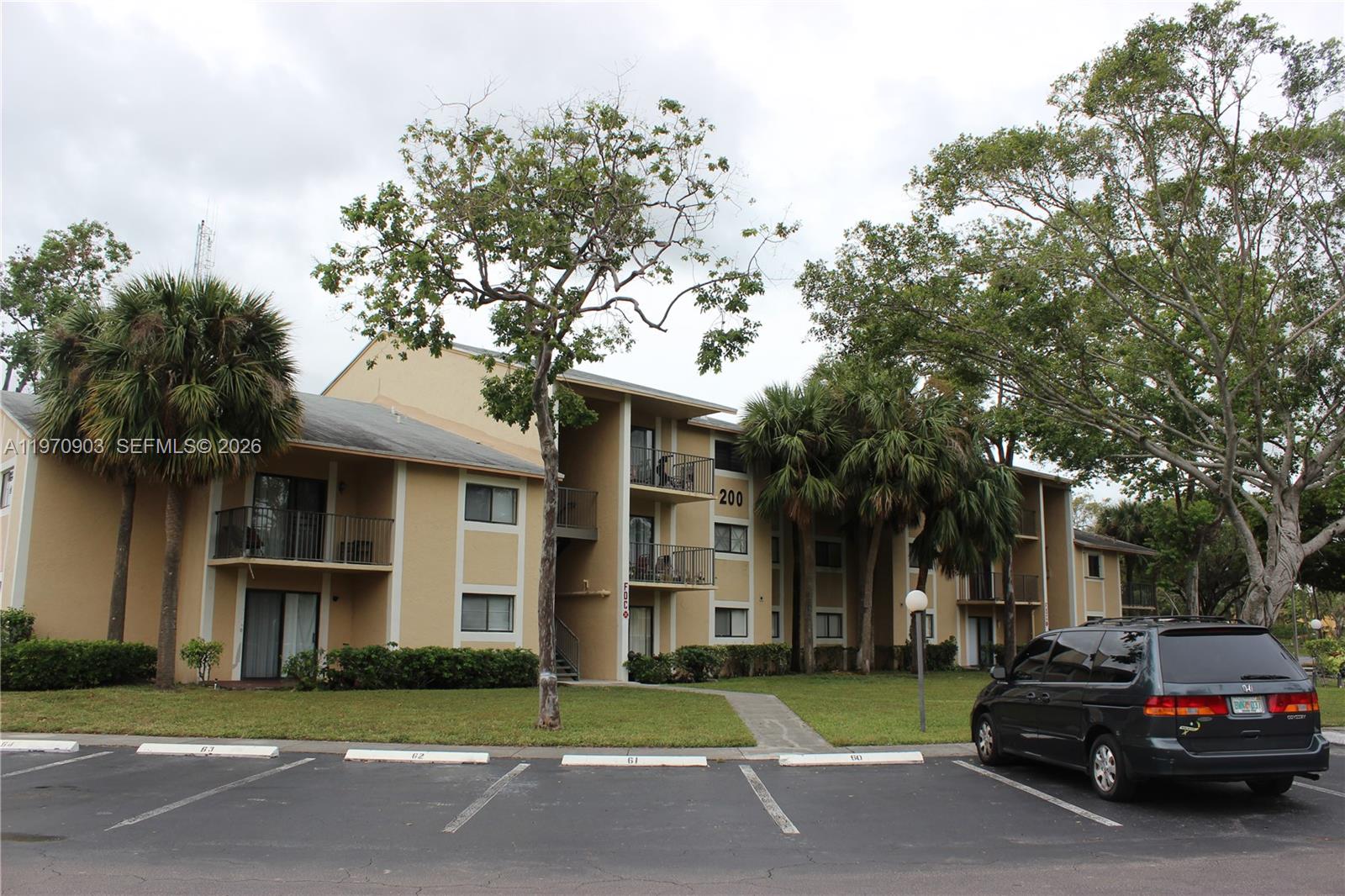 PALMS OF PEMBROKE CONDO - Residential Lease