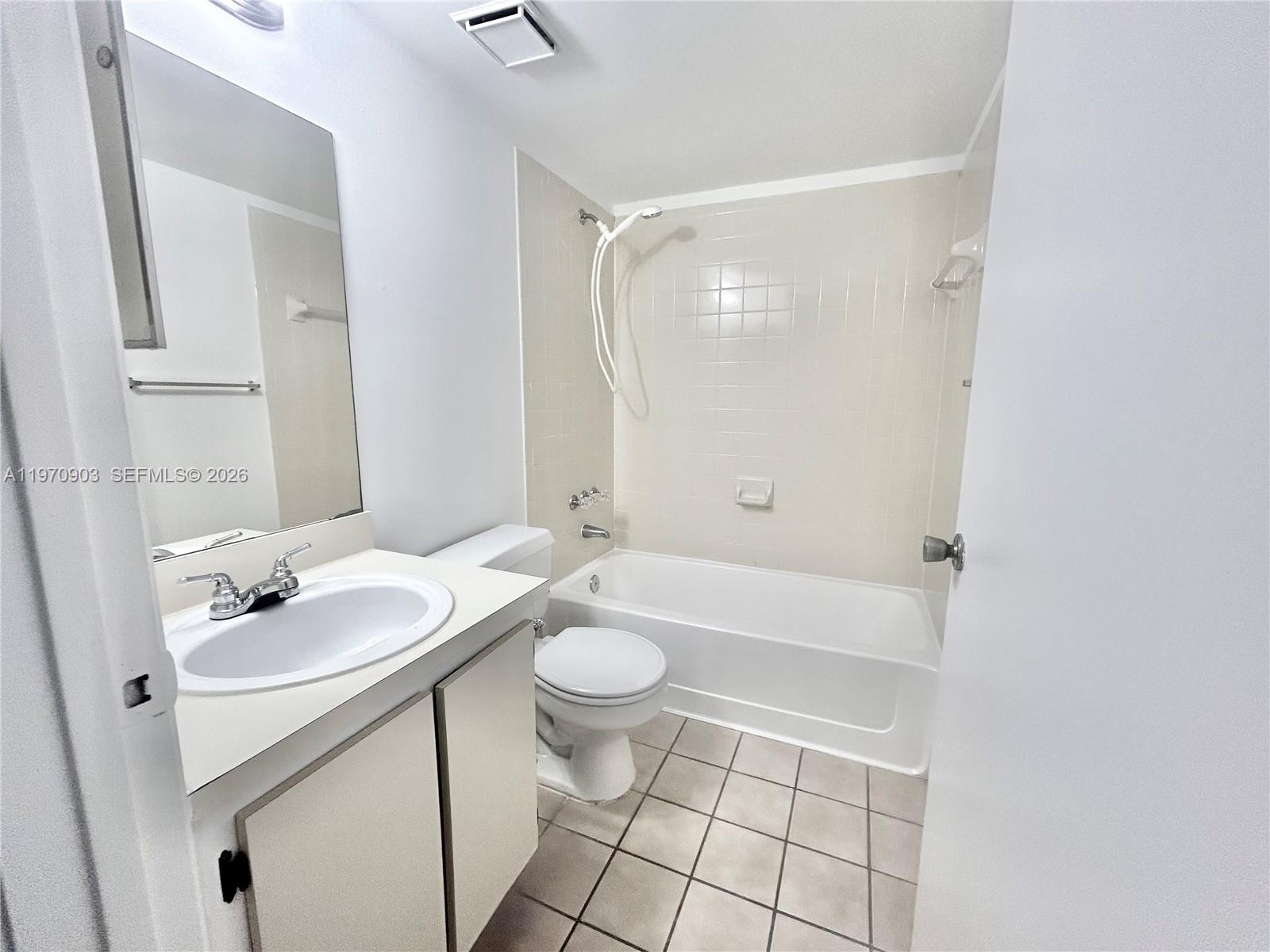 PALMS OF PEMBROKE CONDO - Residential Lease