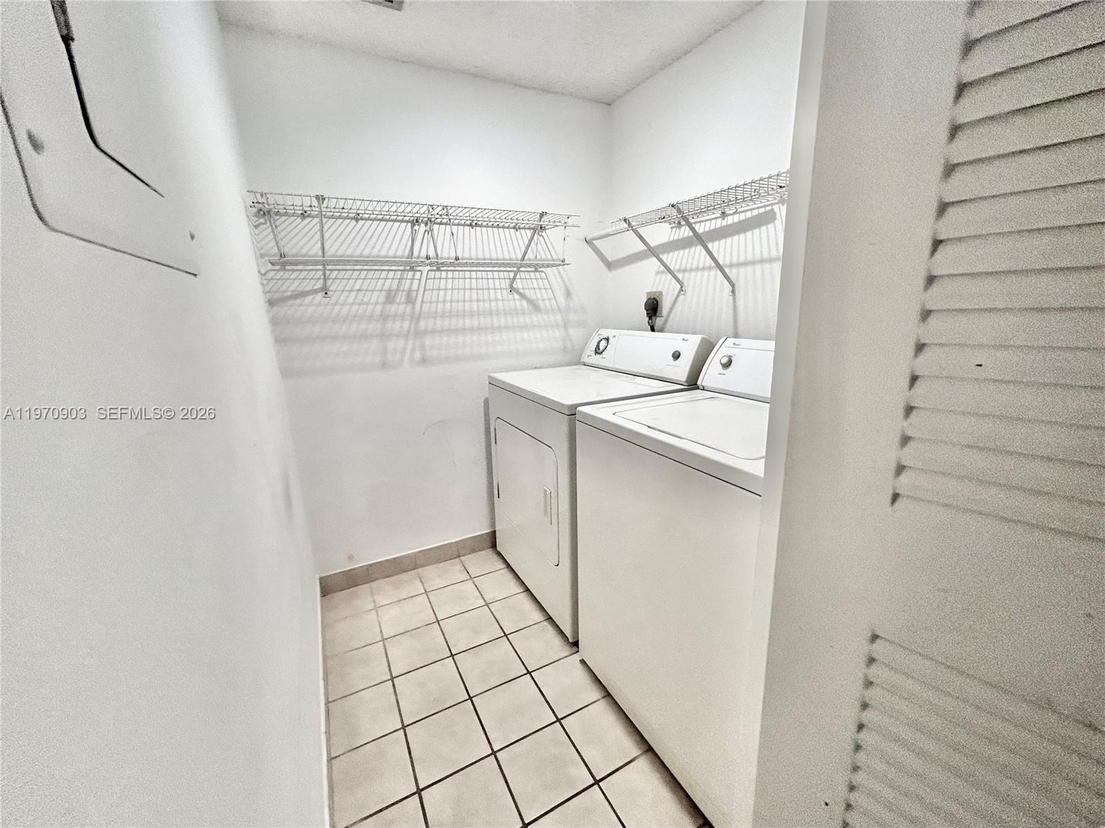 PALMS OF PEMBROKE CONDO - Residential Lease