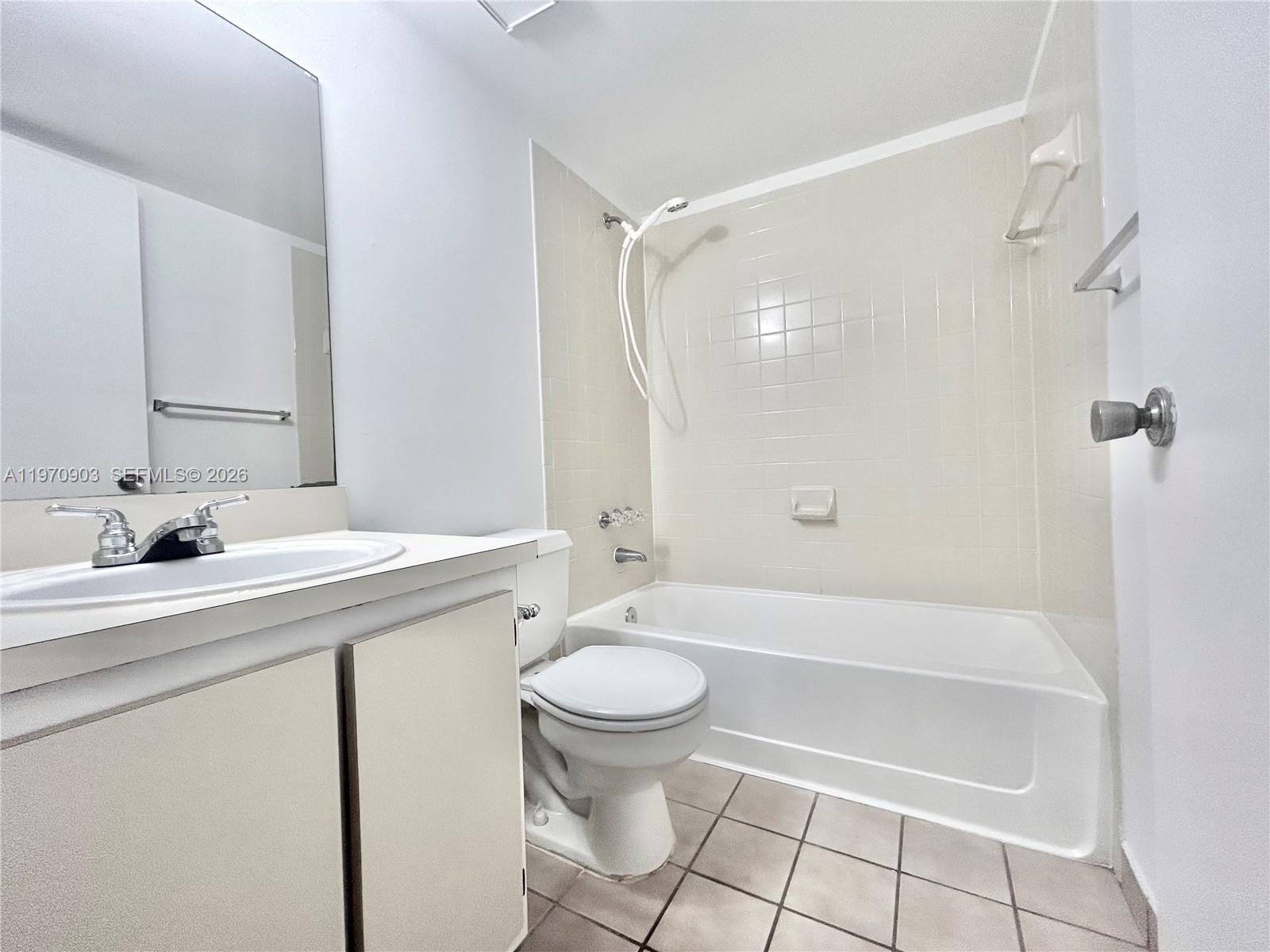 PALMS OF PEMBROKE CONDO - Residential Lease