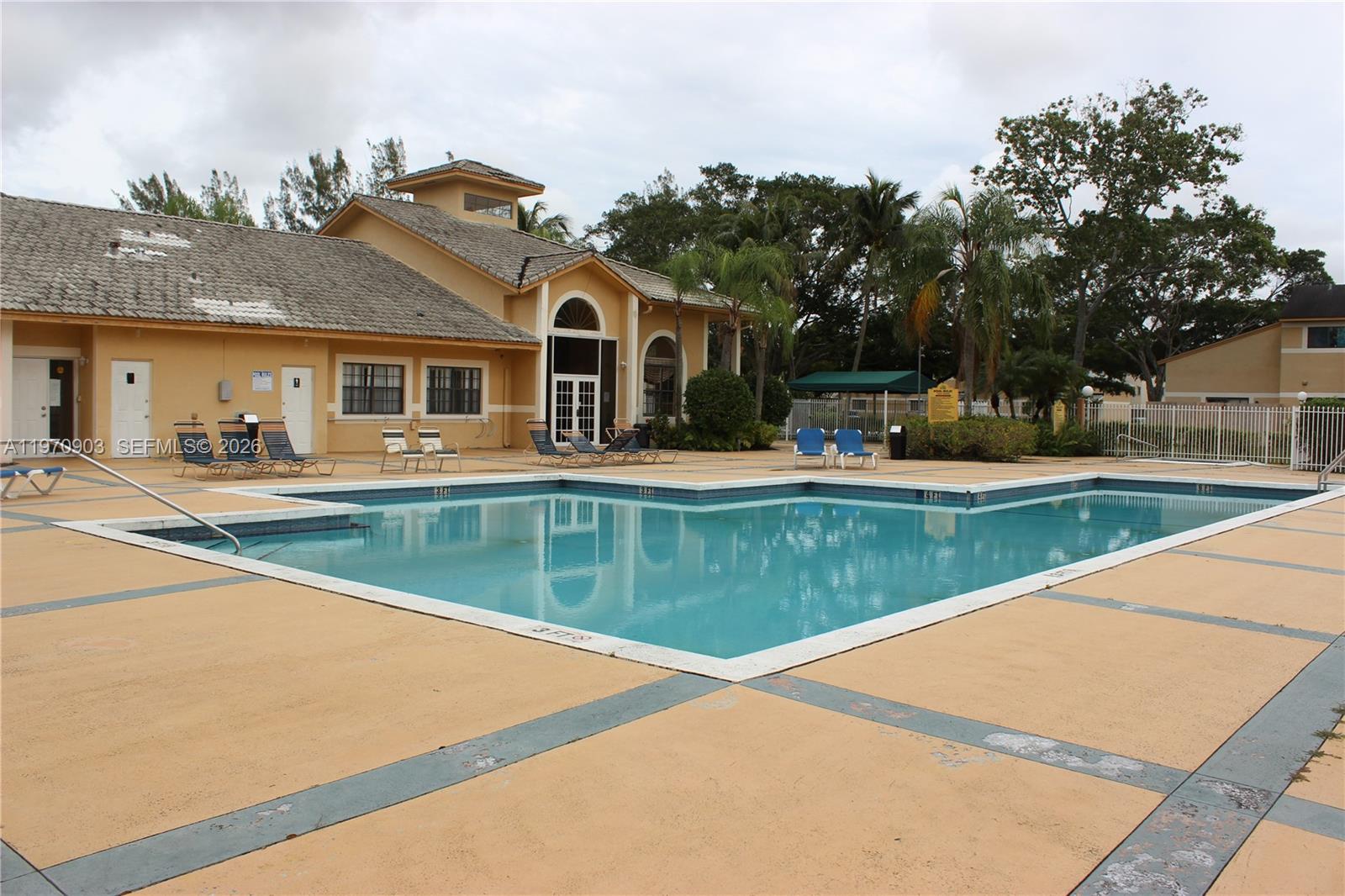 PALMS OF PEMBROKE CONDO - Residential Lease