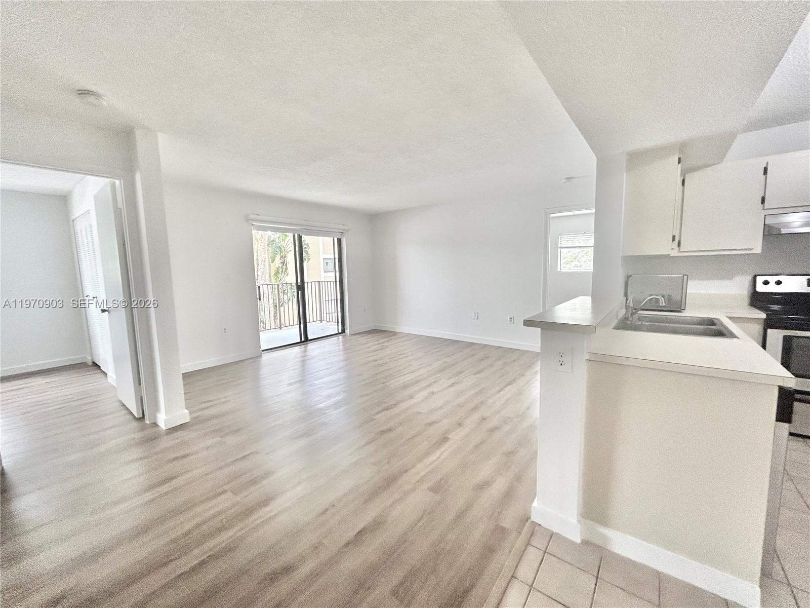 PALMS OF PEMBROKE CONDO - Residential Lease