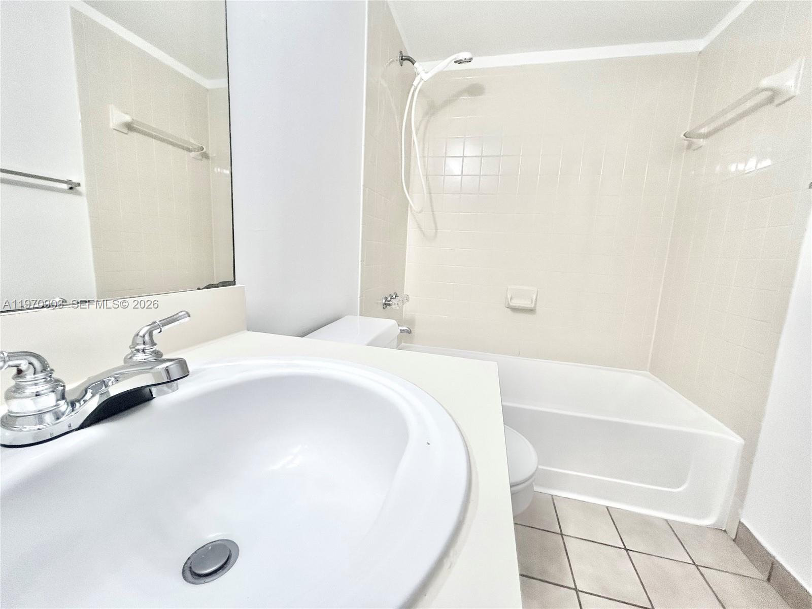 PALMS OF PEMBROKE CONDO - Residential Lease