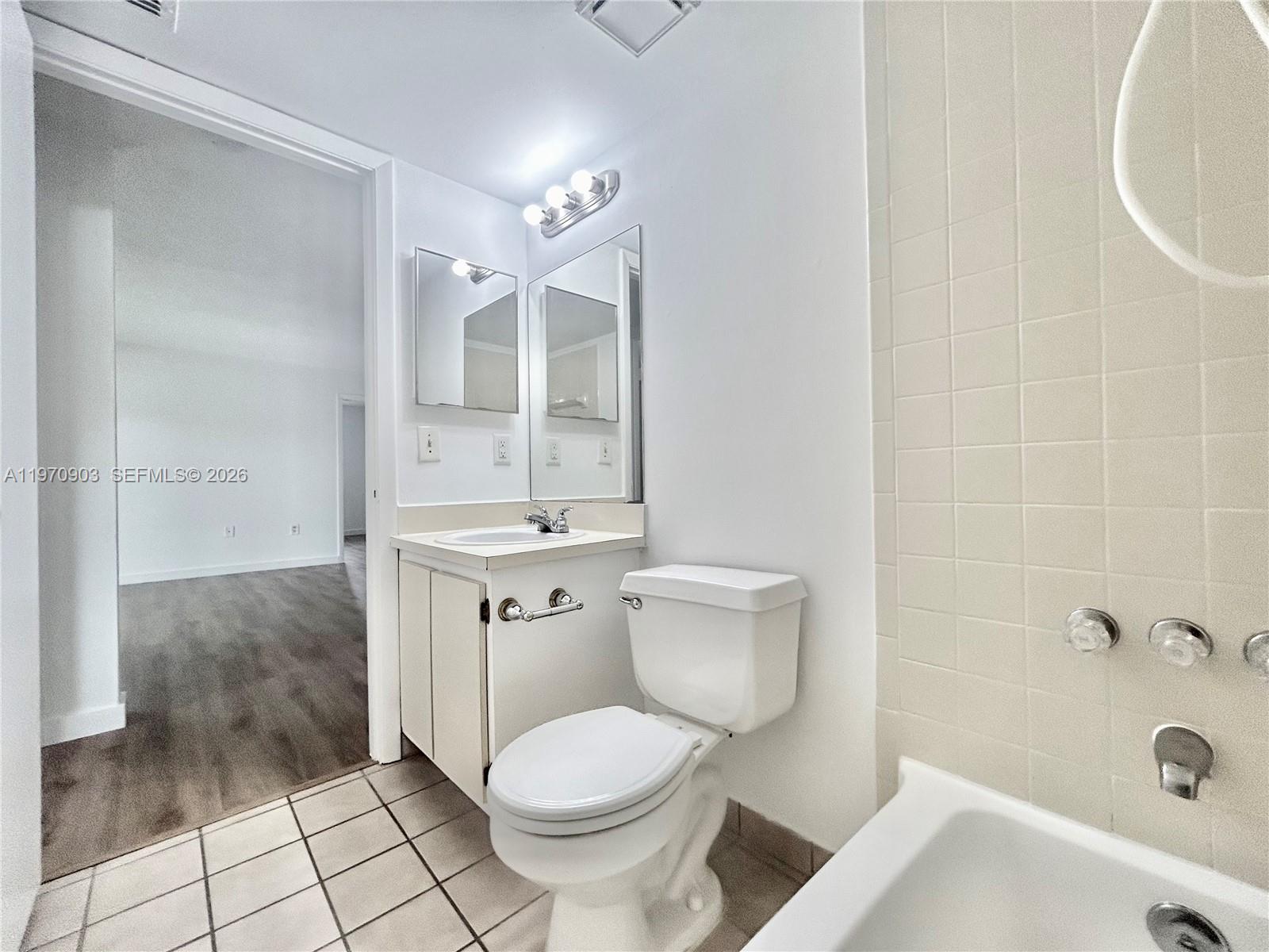 PALMS OF PEMBROKE CONDO - Residential Lease