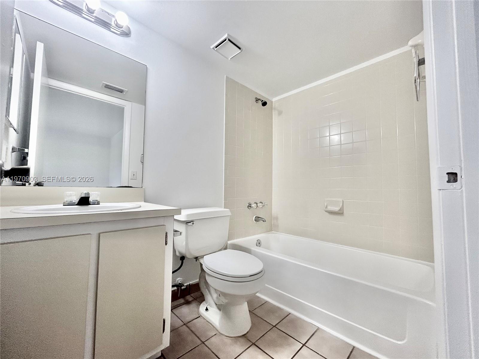 PALMS OF PEMBROKE CONDO - Residential Lease