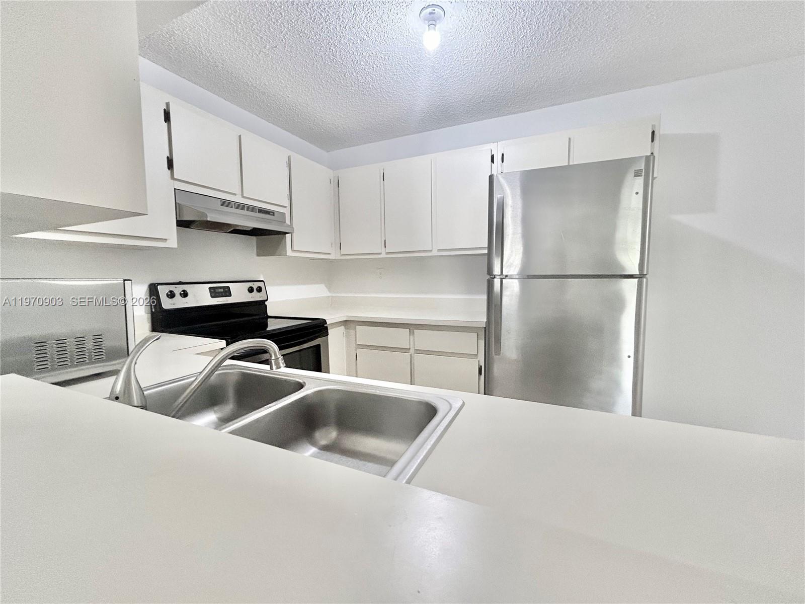 PALMS OF PEMBROKE CONDO - Residential Lease