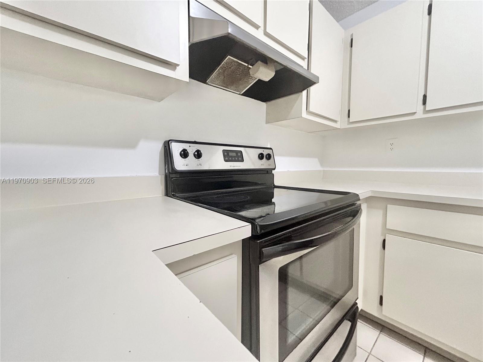 PALMS OF PEMBROKE CONDO - Residential Lease