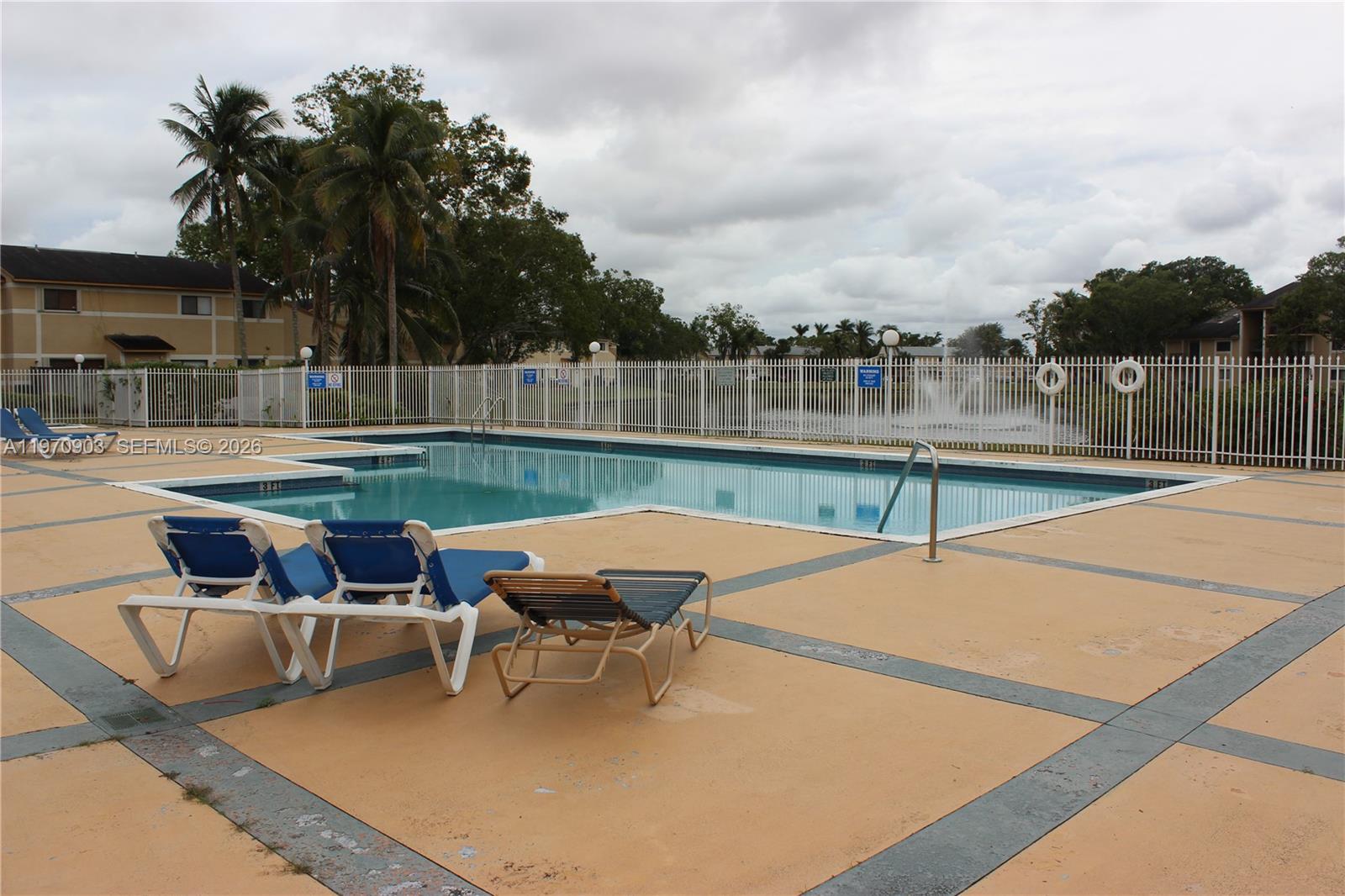 PALMS OF PEMBROKE CONDO - Residential Lease