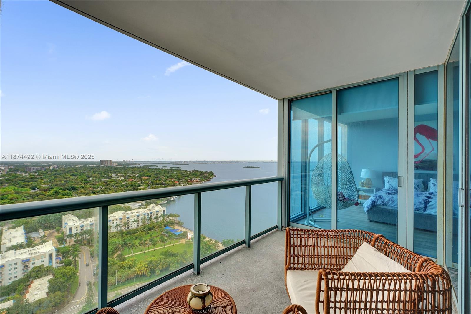 BLUE CONDO - Residential