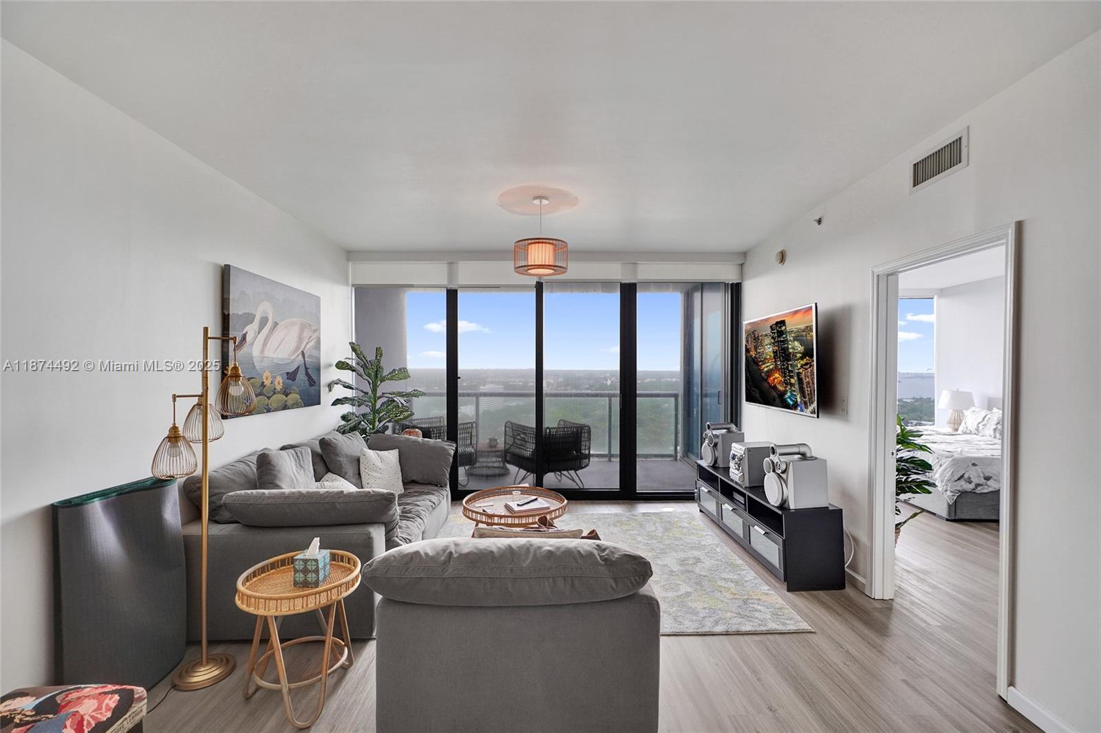 BLUE CONDO - Residential