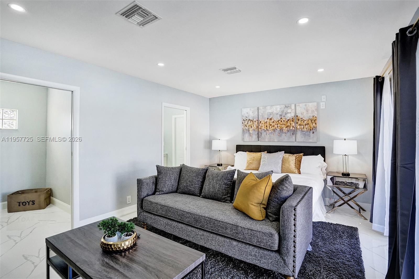 THE COVE - Residential