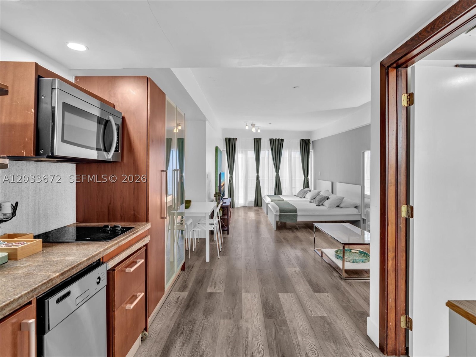 THE STRAND ON OCEAN DRIVE - Residential