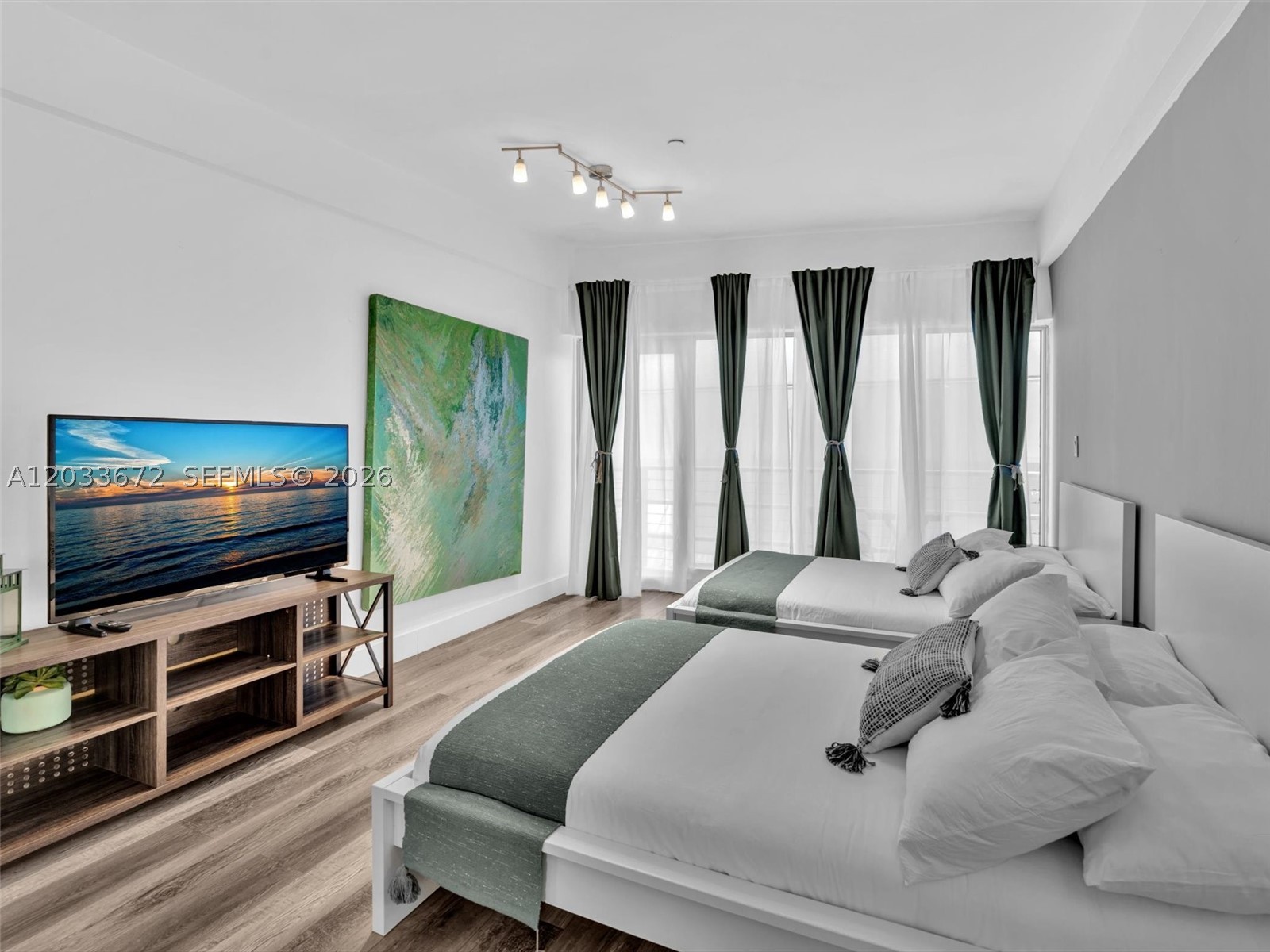 THE STRAND ON OCEAN DRIVE - Residential