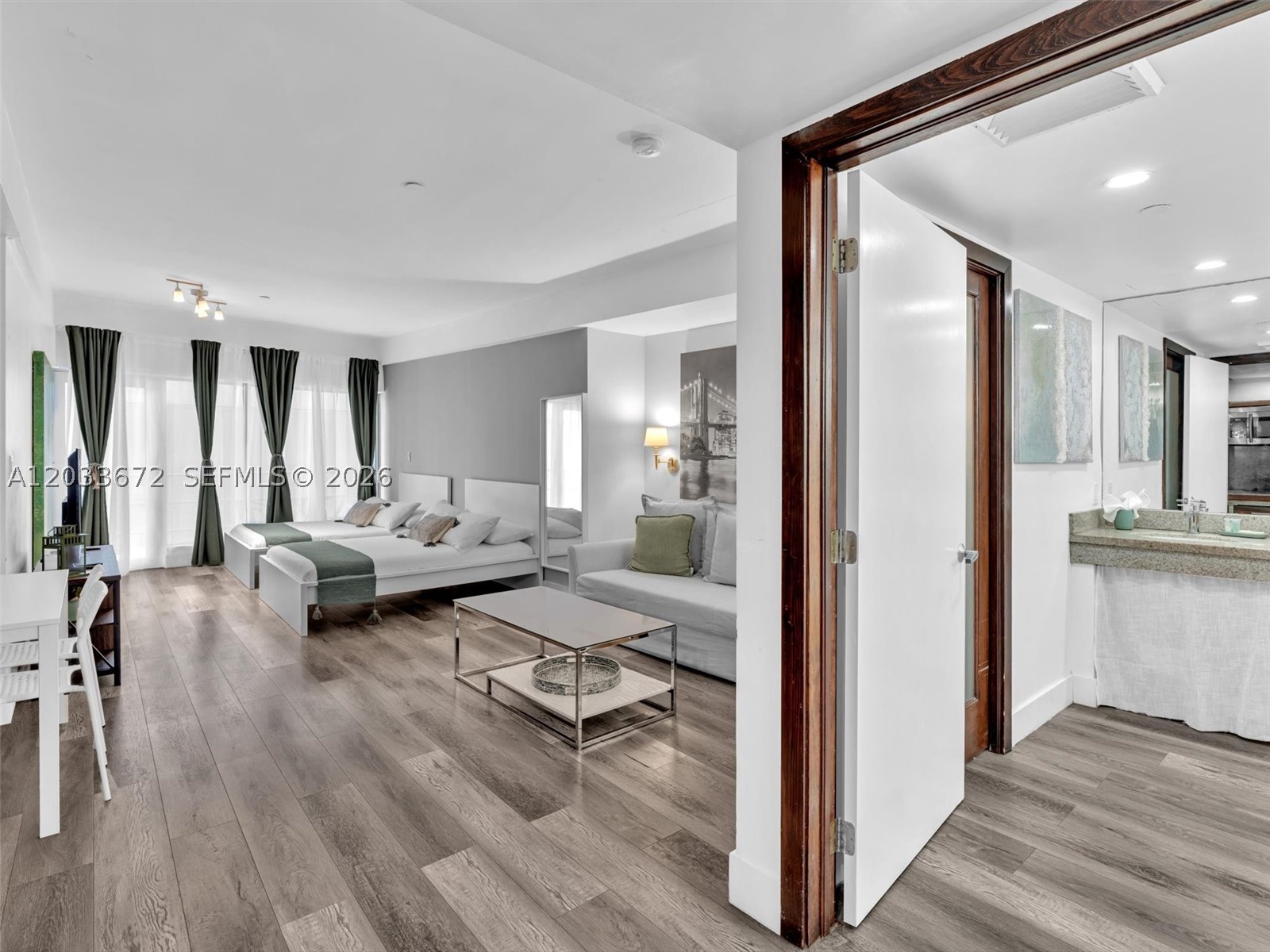 THE STRAND ON OCEAN DRIVE - Residential