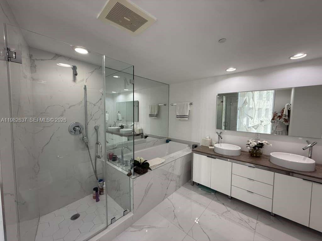 ICON BRICKELL NO TWO - Residential