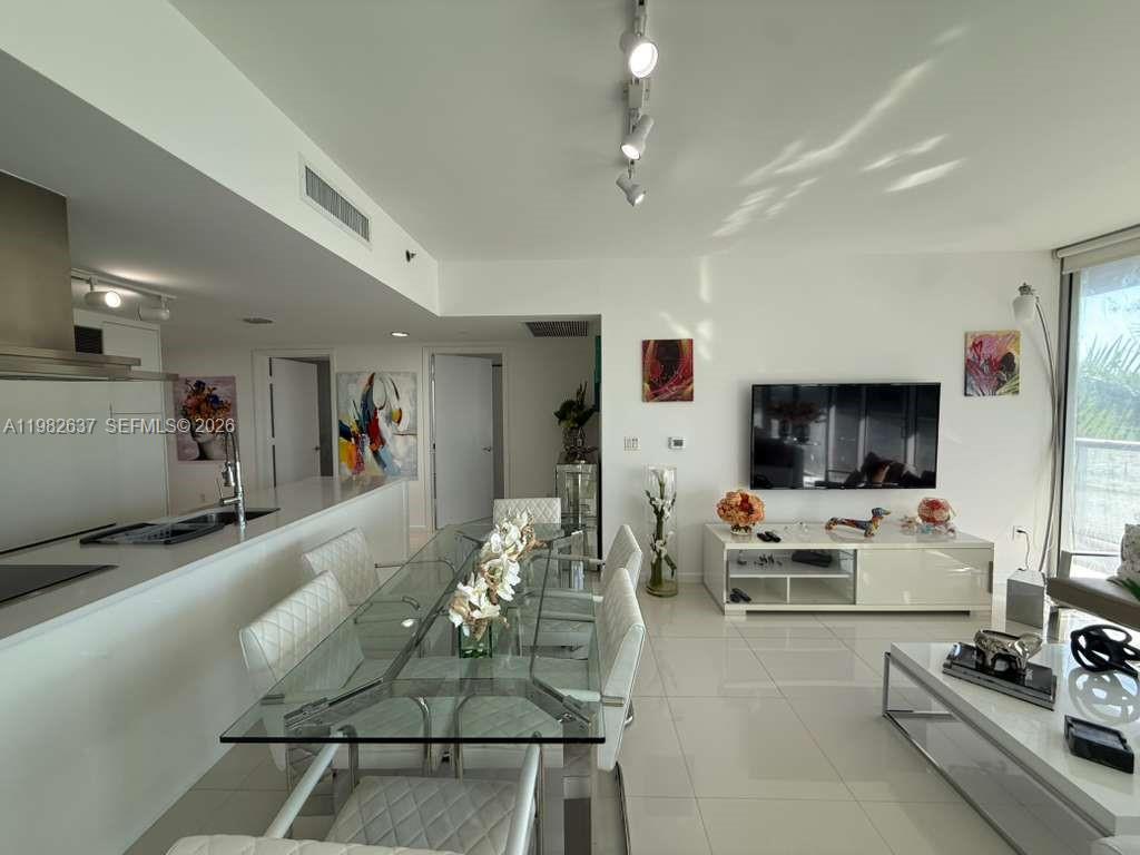 ICON BRICKELL NO TWO - Residential