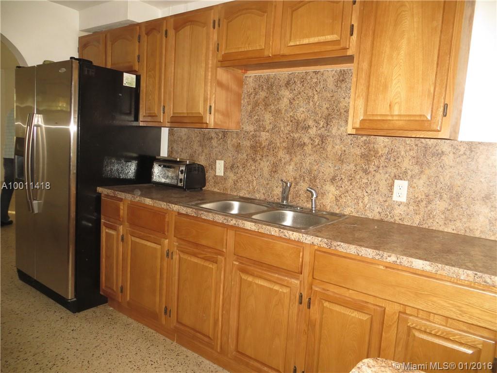 CAMNER MANOR - Residential Lease