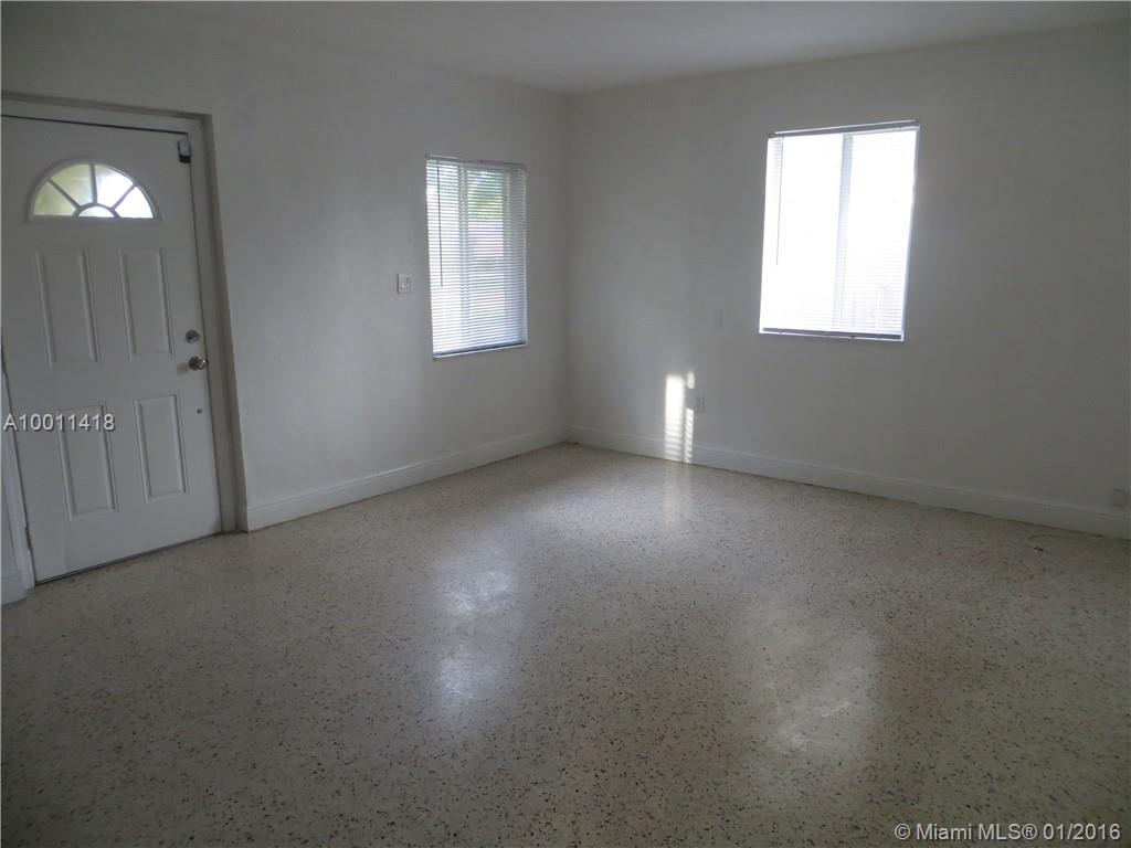CAMNER MANOR - Residential Lease