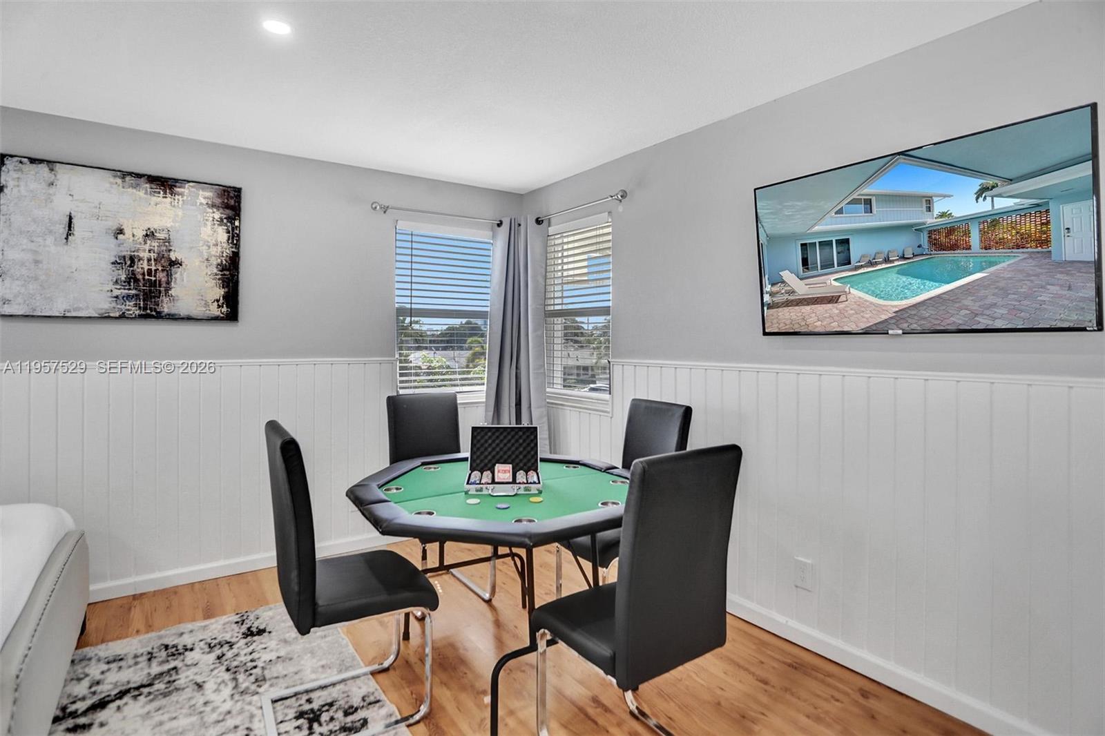 CYPRESS LAKE - Residential