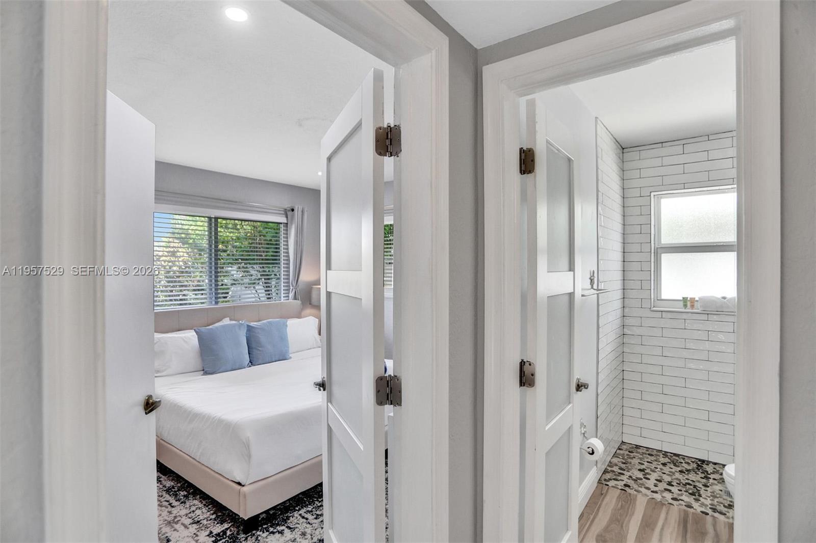 CYPRESS LAKE - Residential